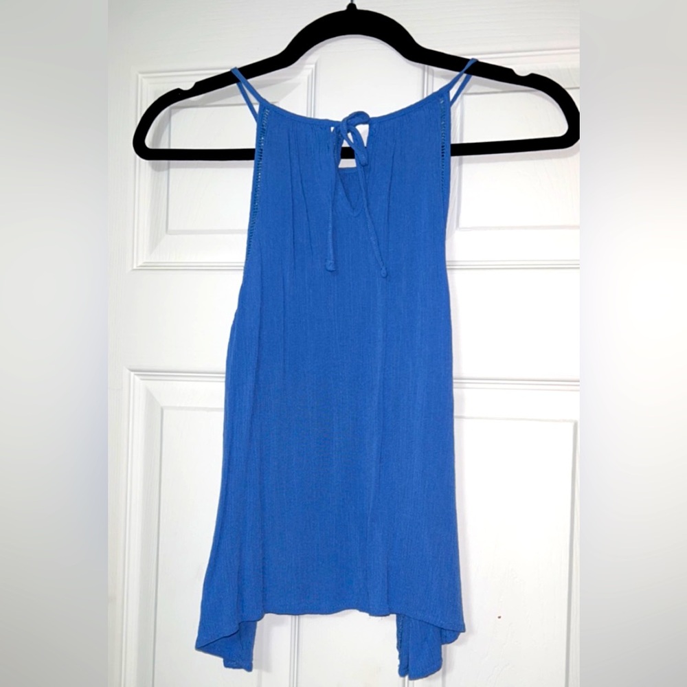 Hippe Rose Cropped Tank; size large, fits more like a medium.